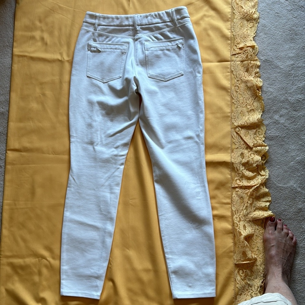 White House, black market, eggshell color leggings - Picture 7 of 7